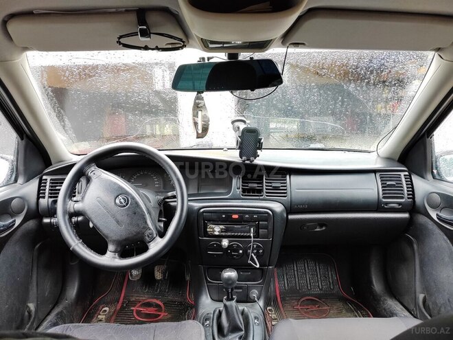 Opel Vectra 1999, 399,000 km - 1.6 l - Qazax