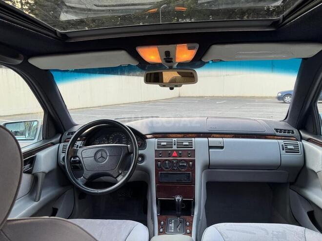 Mercedes E 230 1996, 323,000 km - 2.3 l - Sumqayıt