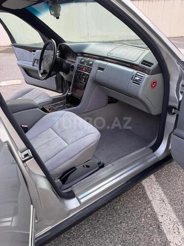Mercedes E 230 1996, 323,000 km - 2.3 l - Sumqayıt