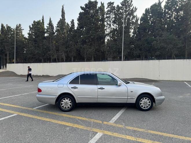 Mercedes E 230 1996, 323,000 km - 2.3 l - Sumqayıt