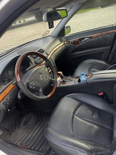 Mercedes E 350 2004, 227,000 km - 3.5 l - Bakı