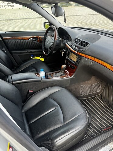 Mercedes E 350 2004, 227,000 km - 3.5 l - Bakı