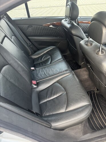 Mercedes E 350 2004, 227,000 km - 3.5 l - Bakı