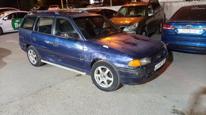Opel Astra 1995, 300,000 km - 1.8 l - Bakı