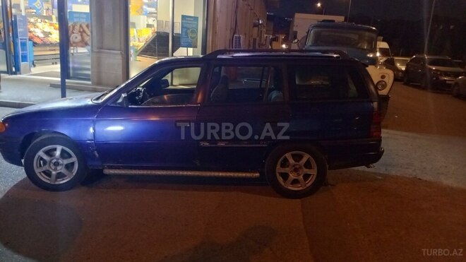 Opel Astra 1995, 300,000 km - 1.8 l - Bakı