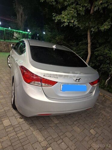 Hyundai Elantra 2012, 236,318 km - 1.8 l - Qusar