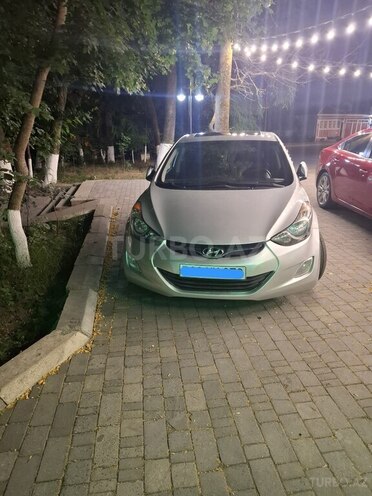 Hyundai Elantra 2012, 236,318 km - 1.8 l - Qusar