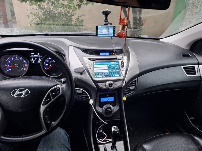 Hyundai Elantra 2012, 236,318 km - 1.8 l - Qusar