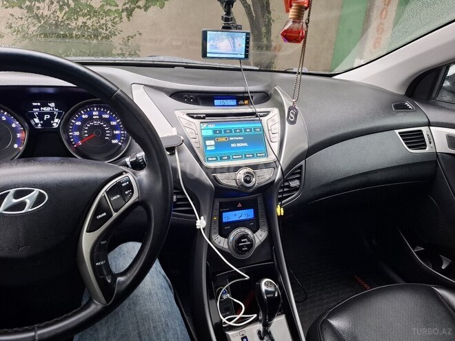 Hyundai Elantra 2012, 236,318 km - 1.8 l - Qusar