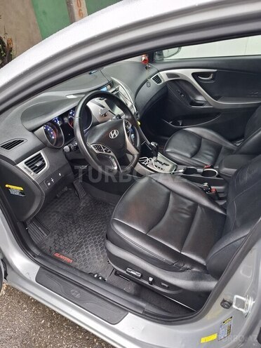 Hyundai Elantra 2012, 236,318 km - 1.8 l - Qusar