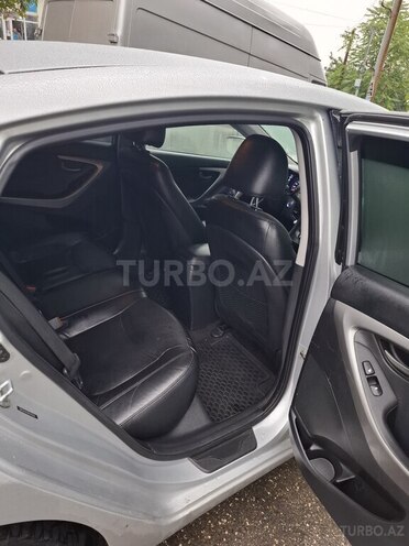Hyundai Elantra 2012, 236,318 km - 1.8 l - Qusar