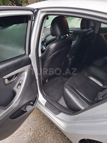 Hyundai Elantra 2012, 236,318 km - 1.8 l - Qusar
