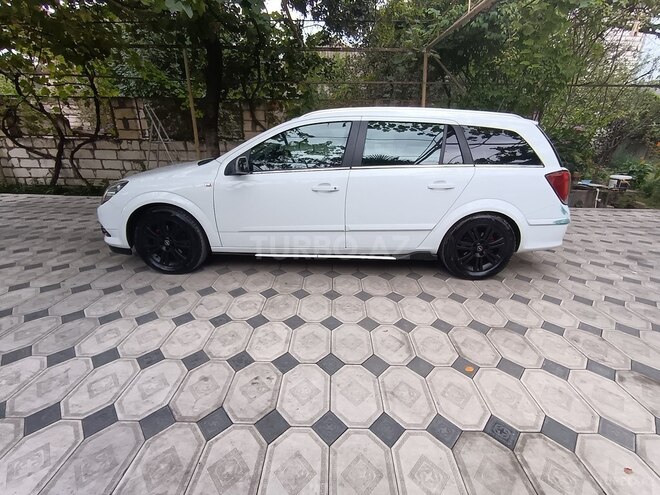 Opel Astra 2009, 189,635 km - 1.6 l - Qazax