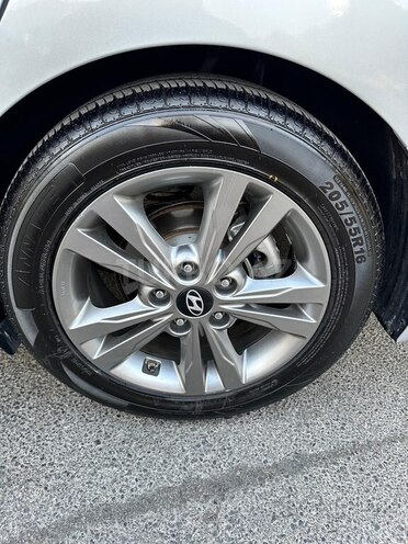 Hyundai Elantra 2018, 176,198 km - 2.0 л - Bakı