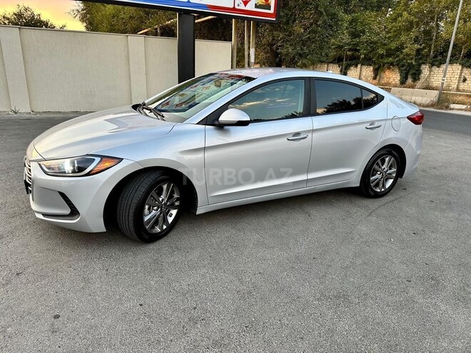 Hyundai Elantra 2018, 176,198 km - 2.0 л - Bakı