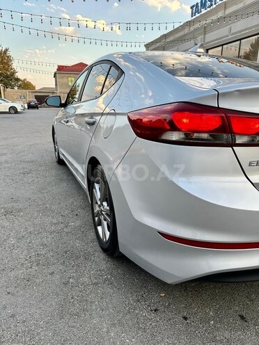 Hyundai Elantra 2018, 176,198 km - 2.0 л - Bakı