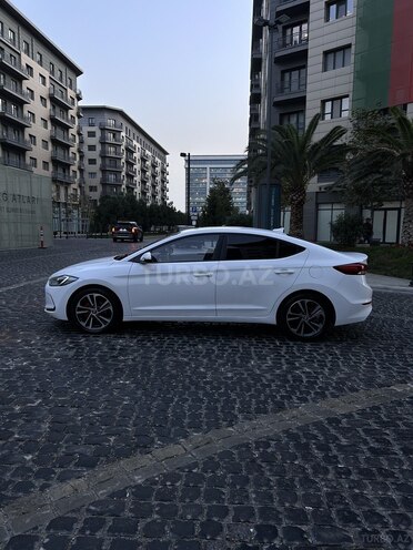 Hyundai Avante 2016, 160,000 km - 1.6 l - Bakı