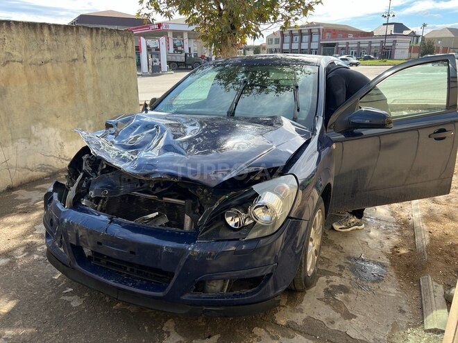 Opel Astra 2006, 300,000 km - 1.4 l - Gəncə
