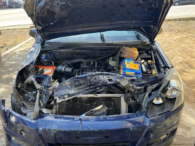 Opel Astra 2006, 300,000 km - 1.4 l - Gəncə