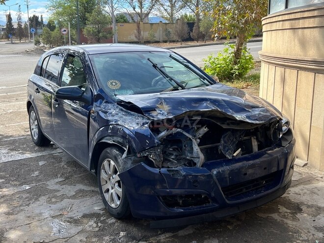 Opel Astra 2006, 300,000 km - 1.4 l - Gəncə