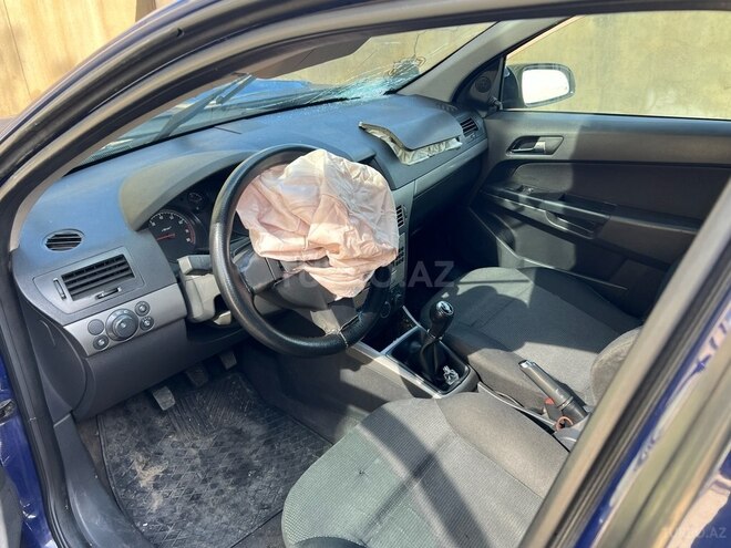 Opel Astra 2006, 300,000 km - 1.4 l - Gəncə