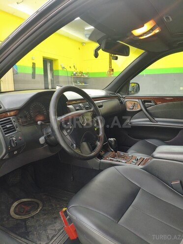 Mercedes E 320 2001, 490,000 km - 3.2 l - Bakı