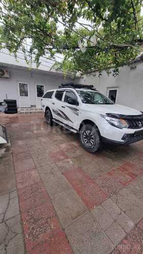 Mitsubishi L200 2016, 325,000 km - 2.4 l - Bakı
