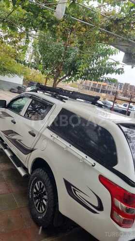 Mitsubishi L200 2016, 325,000 km - 2.4 l - Bakı
