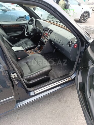 Mercedes C 240 1999, 258,000 km - 2.4 l - Bakı