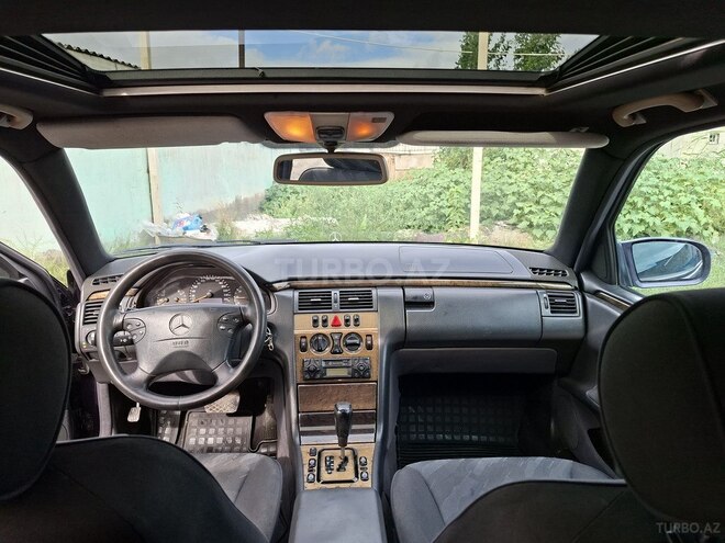 Mercedes E 240 1999, 287,000 km - 2.6 l - Bakı