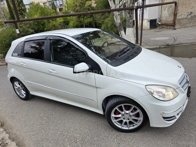 Mercedes B 180 2011, 140,000 km - 1.7 l - Sumqayıt