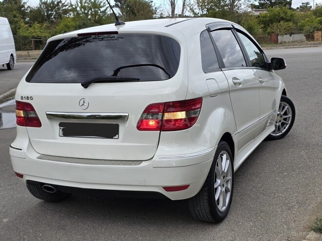 Mercedes B 180 2011, 140,000 km - 1.7 l - Sumqayıt