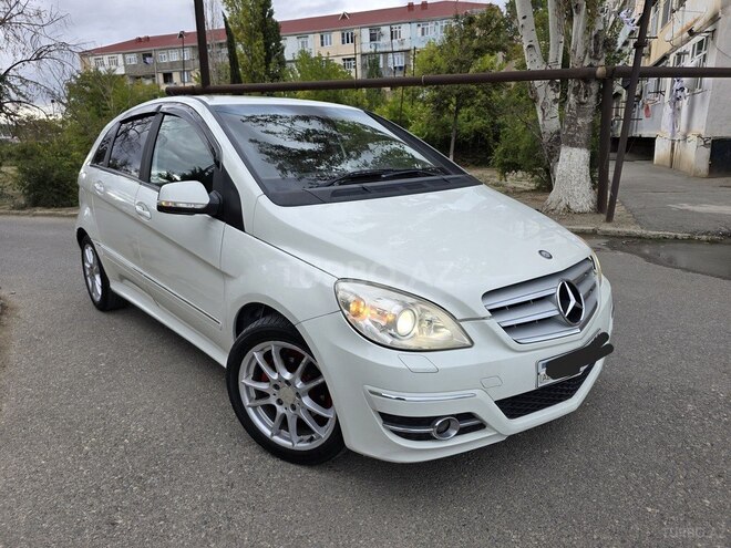Mercedes B 180 2011, 140,000 km - 1.7 l - Sumqayıt