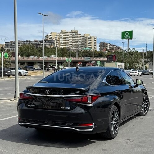 Lexus ES 300h 2023, 70,000 km - 2.5 l - Bakı