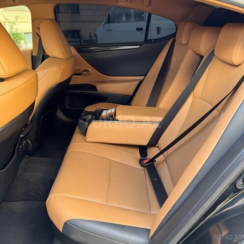 Lexus ES 300h 2023, 70,000 km - 2.5 l - Bakı