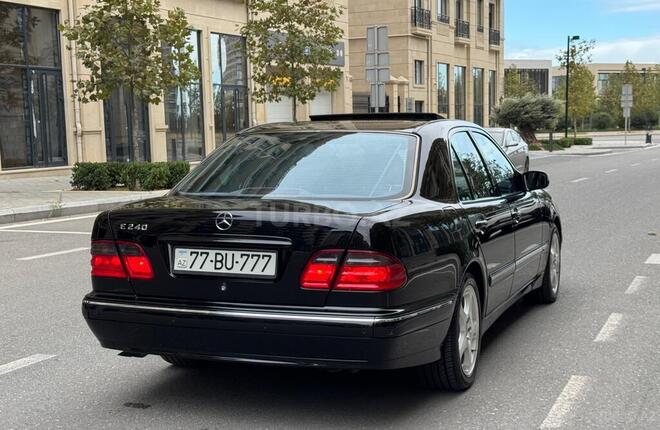 Mercedes E 240-4