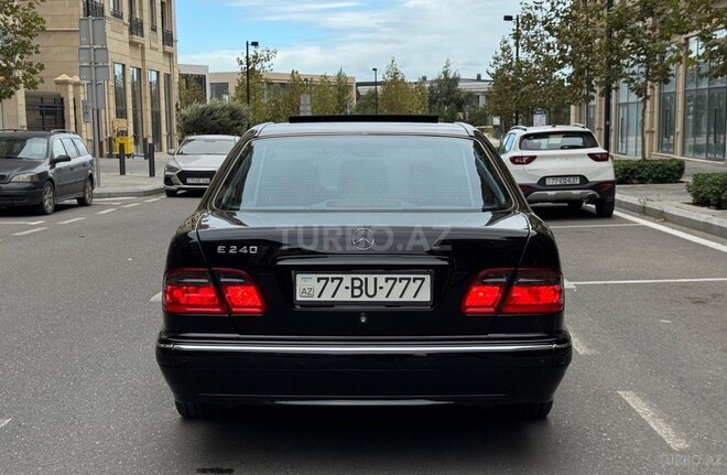 Mercedes E 240-2