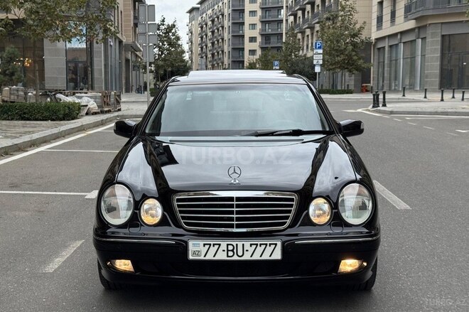 Mercedes E 240-1