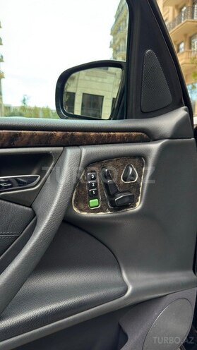 Mercedes E 240-19