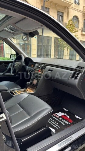 Mercedes E 240-18