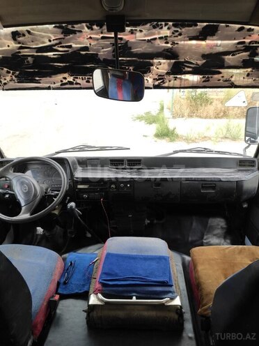 Hyundai  2002, 880,000 km - 3.9 l - Bakı