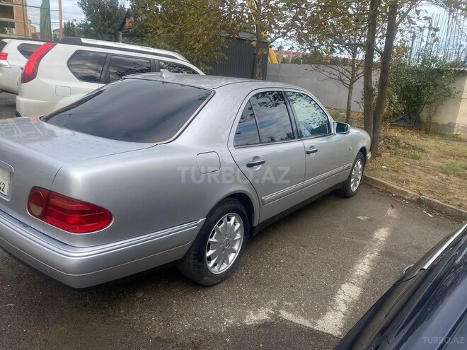 Mercedes E 230 1996, 427,000 km - 2.3 l - Sumqayıt