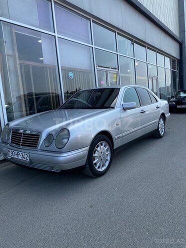 Mercedes E 230 1996, 427,000 km - 2.3 l - Sumqayıt