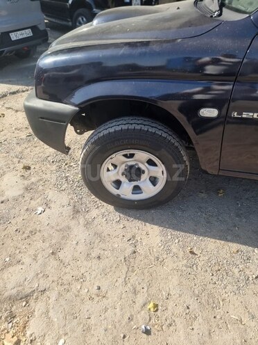 Mitsubishi L200 2005, 100,000 km - 2.5 l - Bakı