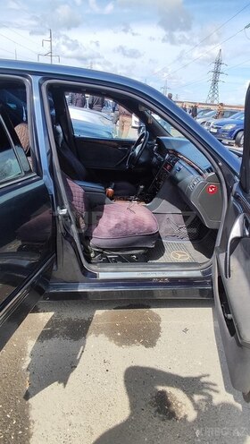 Mercedes E 270 1999, 559,298 km - 2.7 l - Bakı