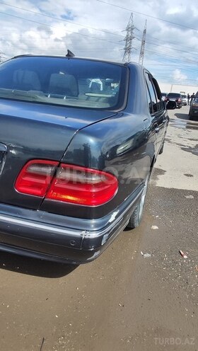Mercedes E 270 1999, 559,298 km - 2.7 l - Bakı