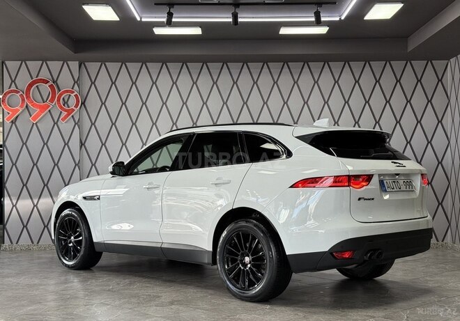Jaguar F-Pace-5