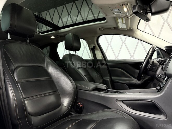 Jaguar F-Pace-10