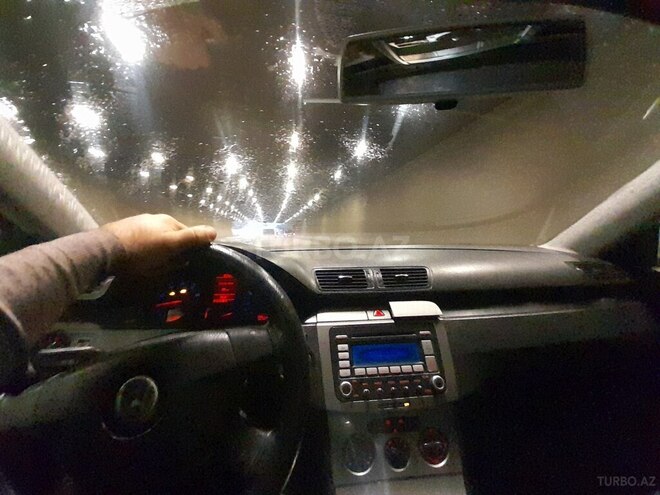 Volkswagen Passat 2006, 303,000 km - 2.0 l - Bakı