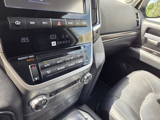 Toyota Land Cruiser 2017, 103,320 km - 4.6 l - Bakı